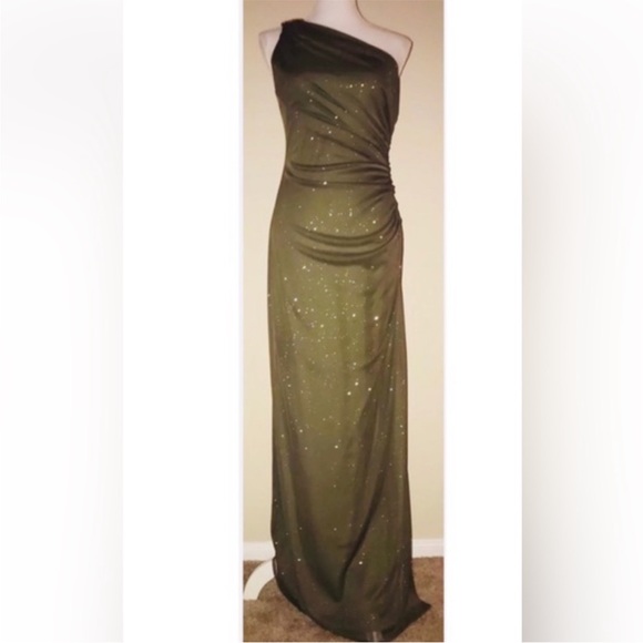 Betsy & Adam Dresses & Skirts - NWT Betsy & Adam One Shoulder Gold Embellished Evening Gown Dress